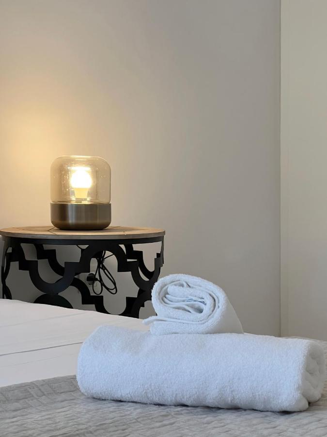 Apartamento Mouson Modern 80Sqm Apt Next To Edem Beach Atenas Exterior foto