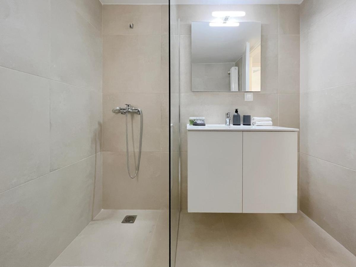 Apartamento Mouson Modern 80Sqm Apt Next To Edem Beach Atenas Exterior foto